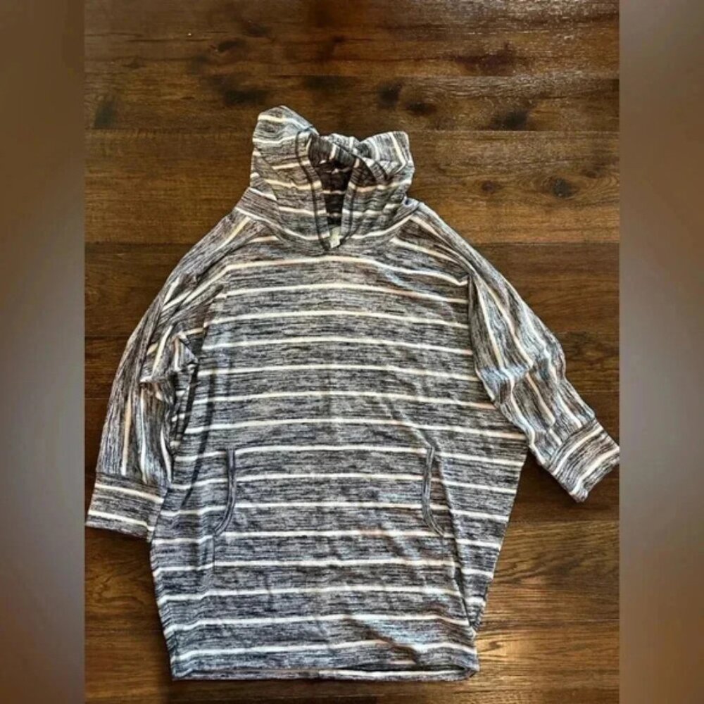Market & Spruce Navy Striped Dolman- size XL
